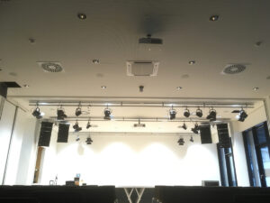 25_Greiner_VA_Saal_RED